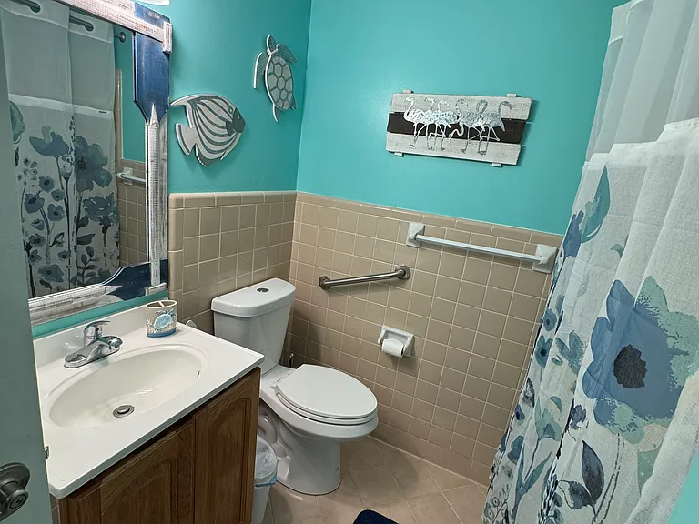 22 Comares Ave #2B — Photo 14