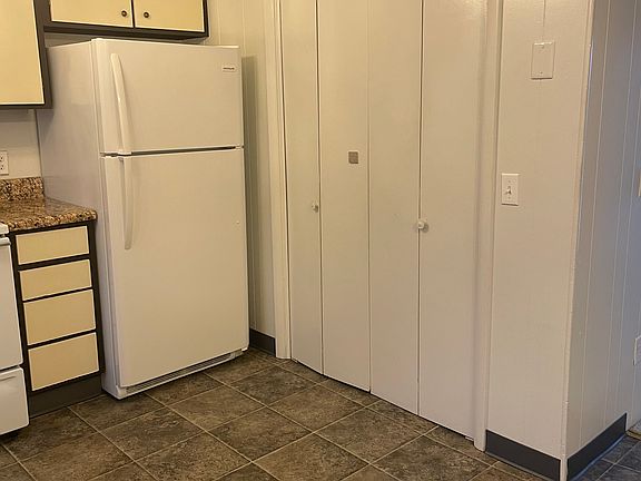 4th image of 401 Cypress St APT 6
