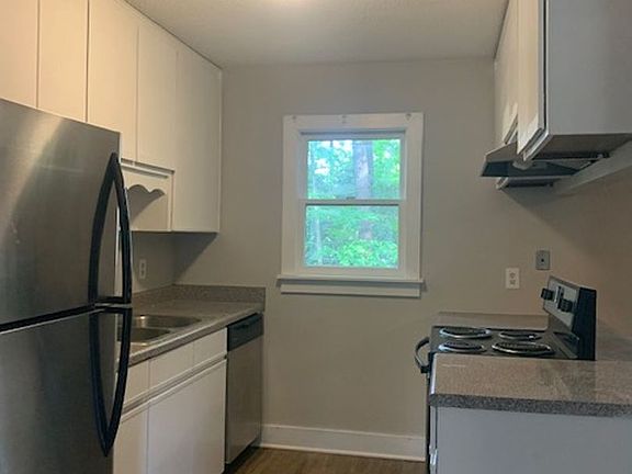 4th image of 118-122 Chatham Woods Dr #120