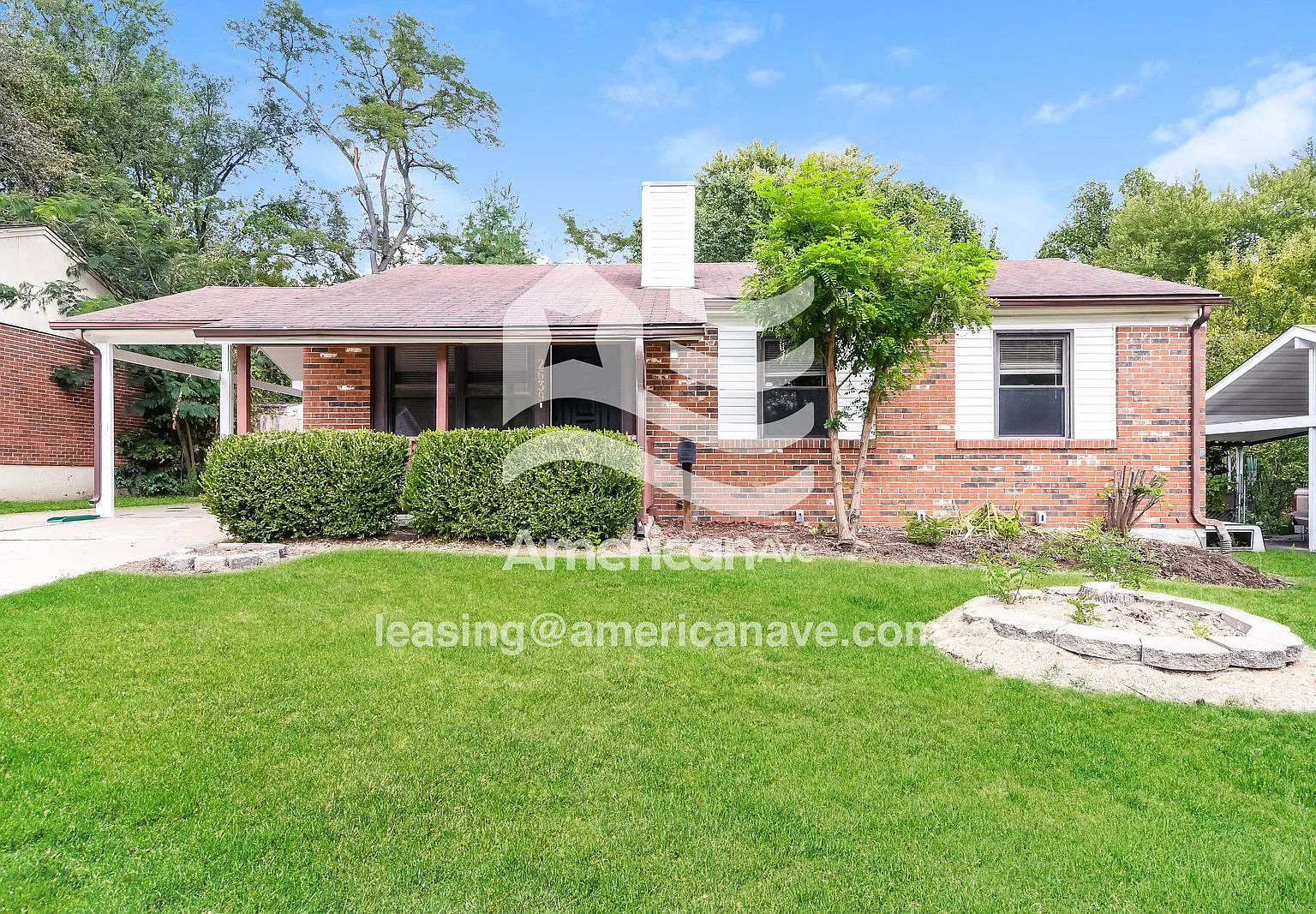 3 bed, 1.0 bath, 1029 sqft, $1,594 — Photo 2