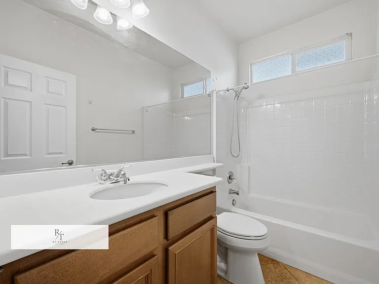 12488 Celebration Dr — Photo 16