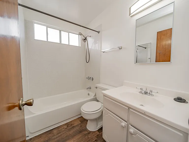 2509 Bartlett St — Photo 16
