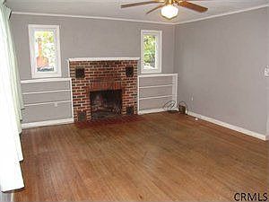 4th image of 517 Leahy Ln