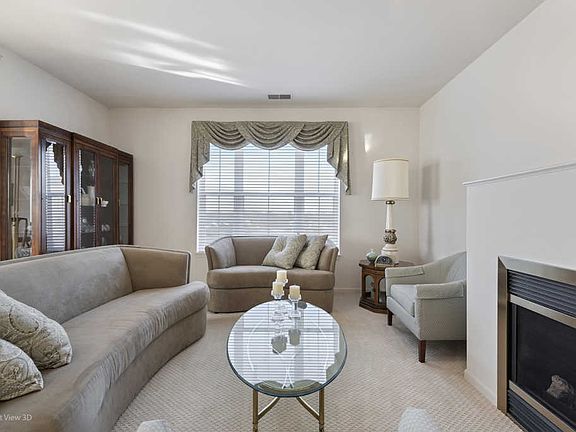 4th image of 1914 Farnsworth Ln Unit 310