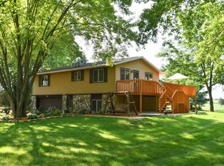 W217 Golden Lake Park Cir, Oconomowoc, WI 53066