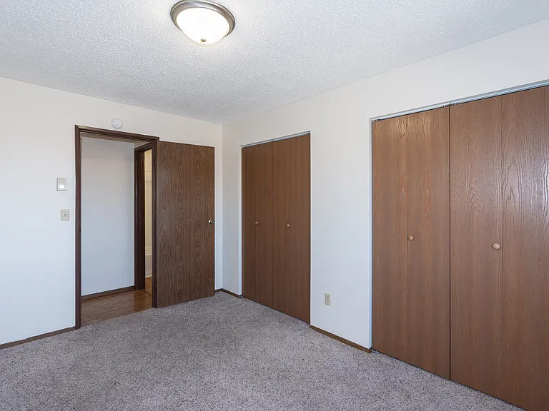 Fargo, ND Hartford Apartments | 11A | Bedroom