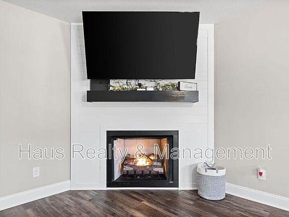 4th image of 764 Lillian Grace Dr