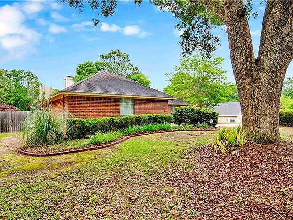 3rd image of 107 Virginia Cir