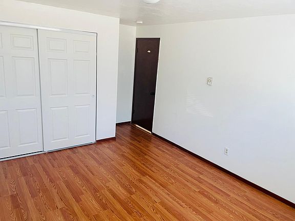 5th image of 21637 30th Ave S #1