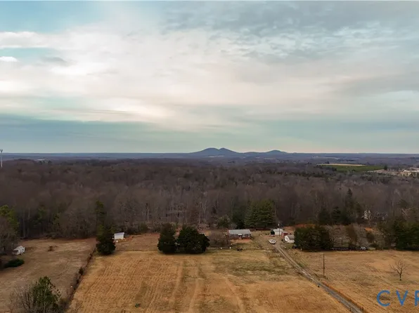 3370 Stage Coach Rd, Farmville, VA 23901