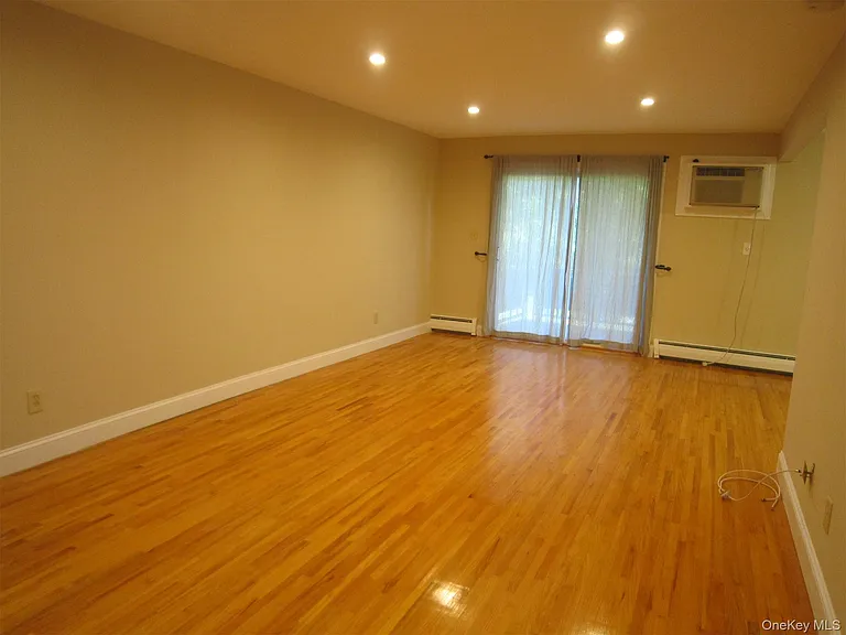 14 Charles Ln #1B — Photo 7