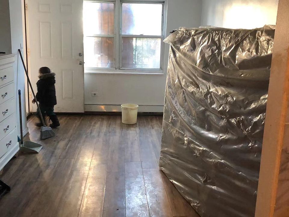 2nd image of 756 E 237th St Floor 1