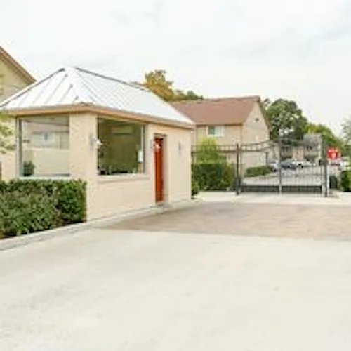 Upland Park Town Homes Photo 1