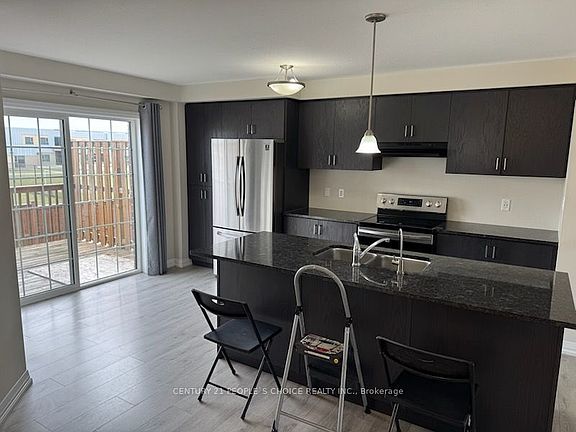4th image of 92 Monarch Woods Dr