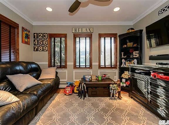 5th image of 46 Pinecone Ln