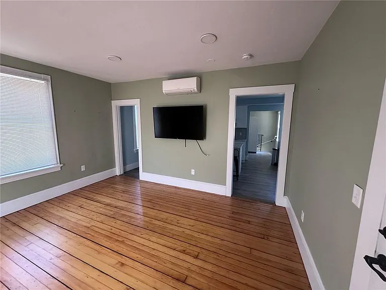 35 Elm St #B — Photo 10