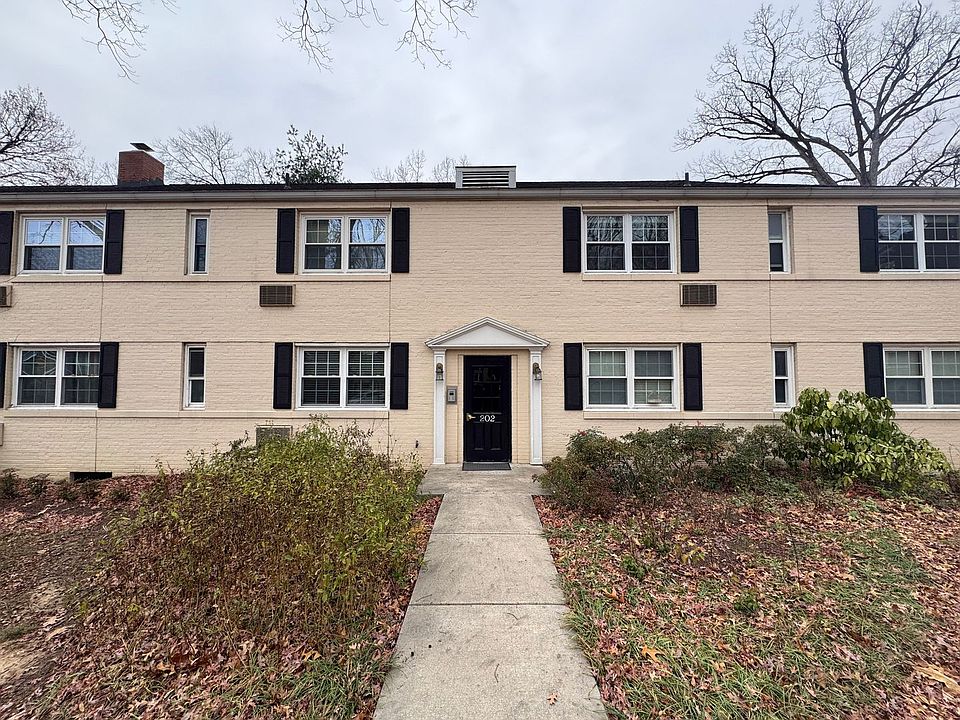 1st image of 202 N Trenton St APT 4