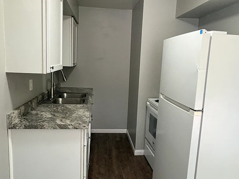 200 W Bluff St #E6 — Photo 5