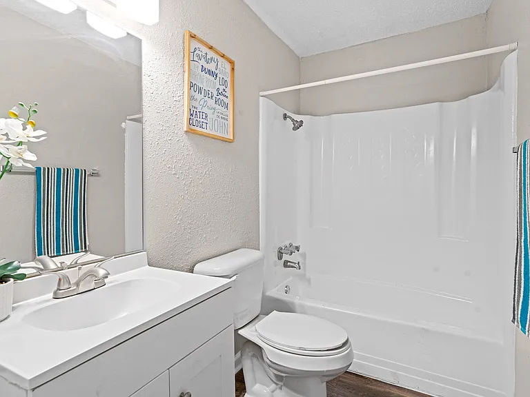 Diamond Trail Apartments — Photo 16