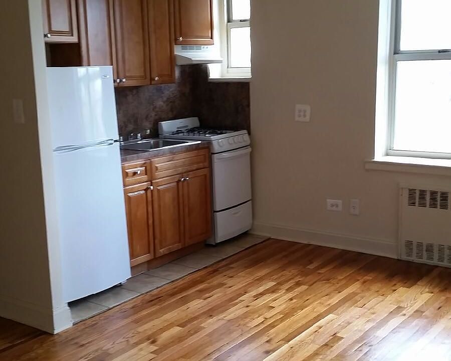 2nd image of 9 Murdock Ct APT 3F