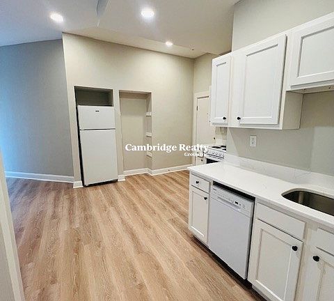 3rd image of 38 Hemenway St #2T