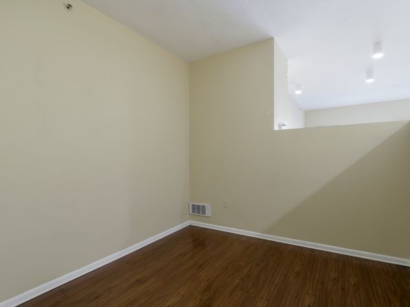 5855 Horton St APT 405