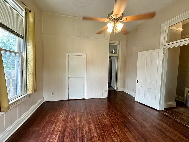 806 N 6th St — Photo 11