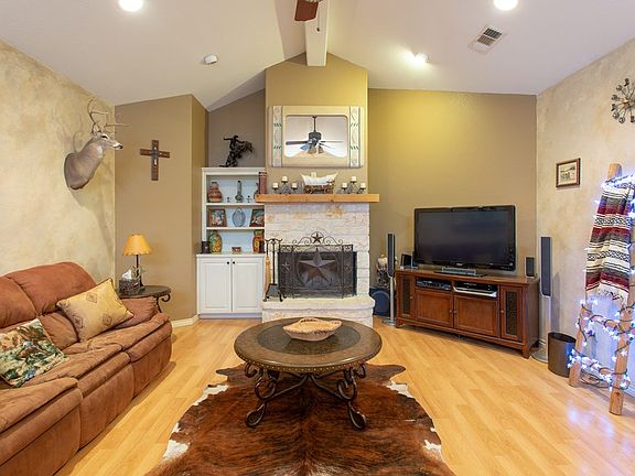 2nd image of 210 Skyview Dr