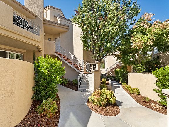 4th image of 23629 Del Monte Dr Unit 286
