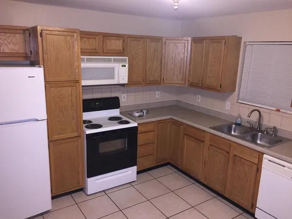 470 Bardot Dr, Florissant, MO 63031