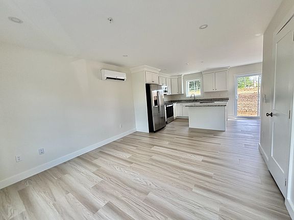 2nd image of 2G Valley Creek Ln #2G