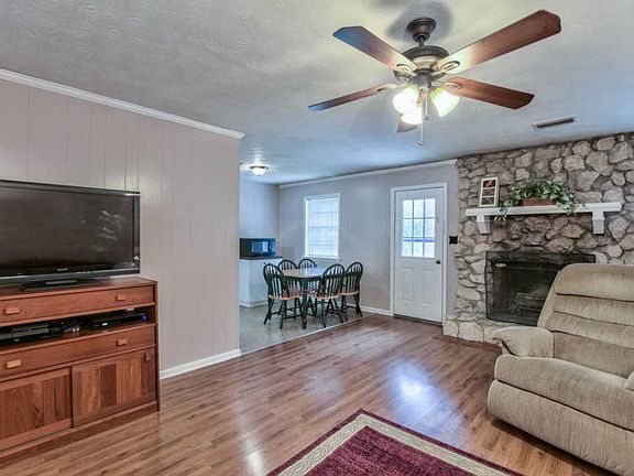 5th image of 5643 Lunker Ln
