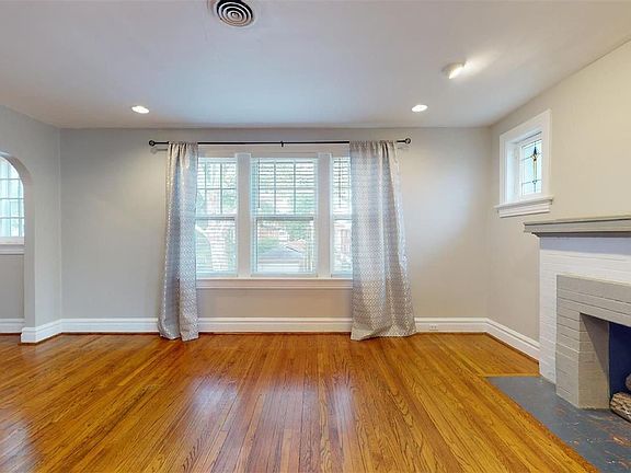 4th image of 834 Pennsylvania Ave #B
