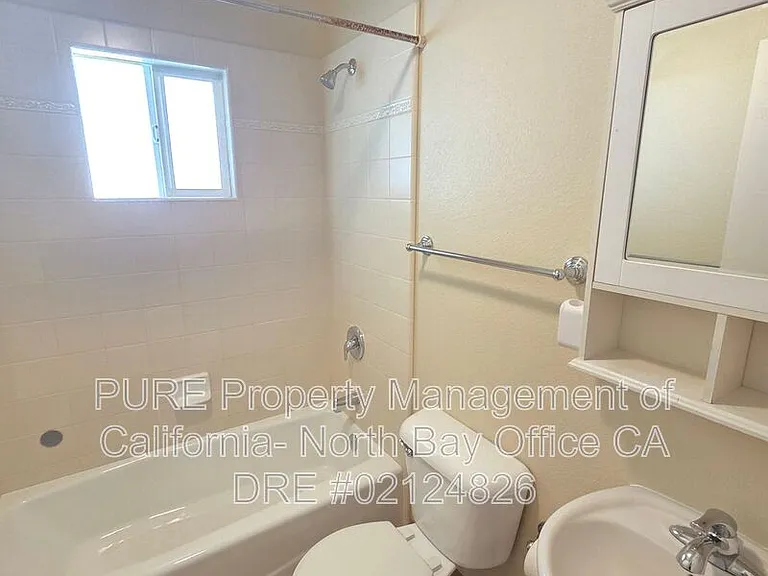 132 Arlington Dr — Photo 9