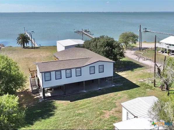 51 E Peggy St, Palacios, TX 77465