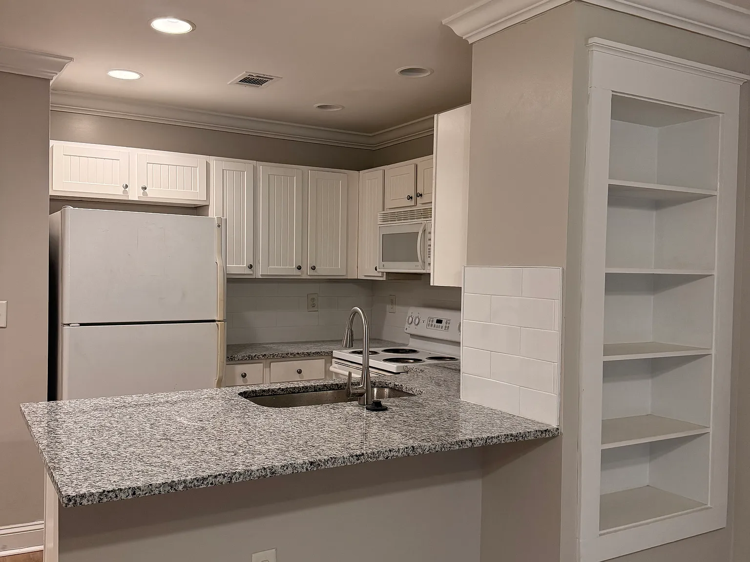 3 bed, 1406 sqft, $1,800 — Photo 3