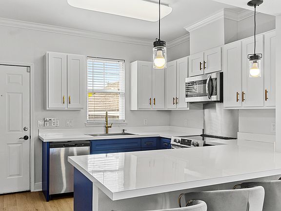 4th image of 4509 S Live Oaks Cir