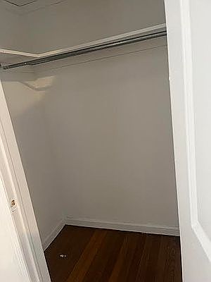 5th image of 2350 Broadway #923