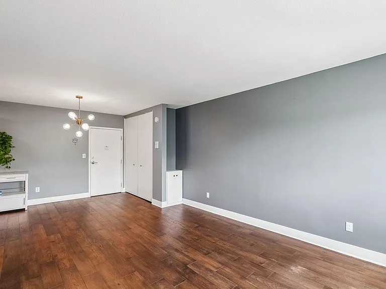 504 W Franklin Ave #2C — Photo 7