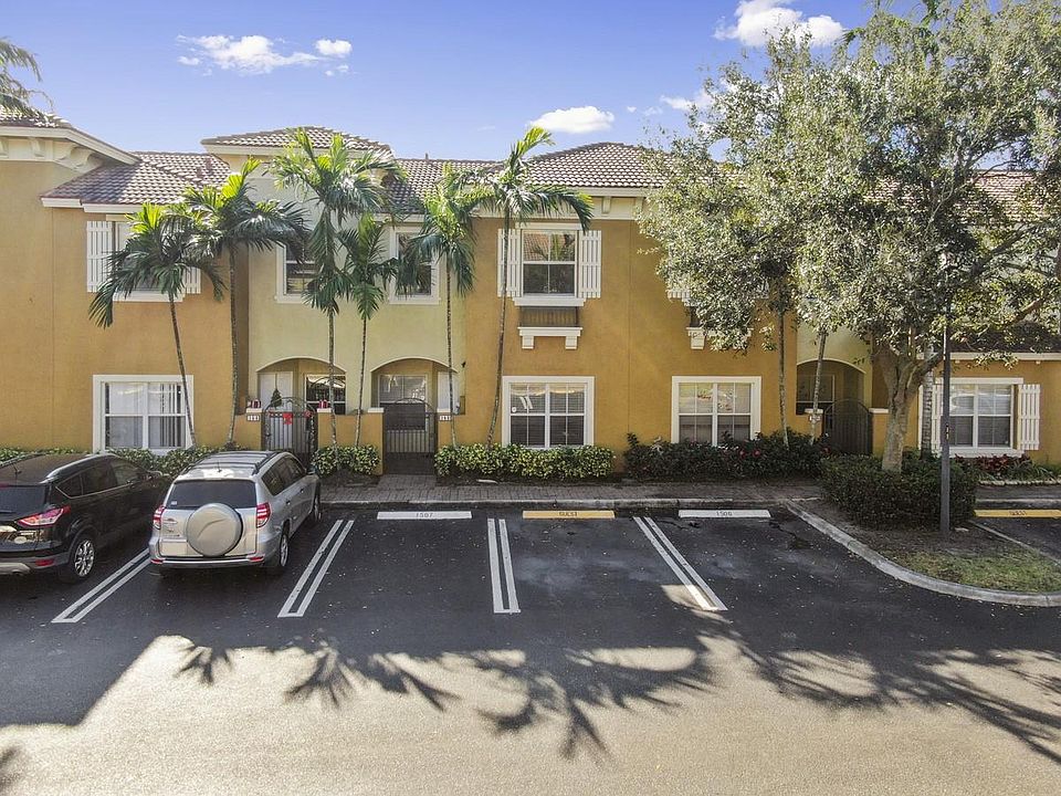 1st image of 152 Lake Monterey Cir