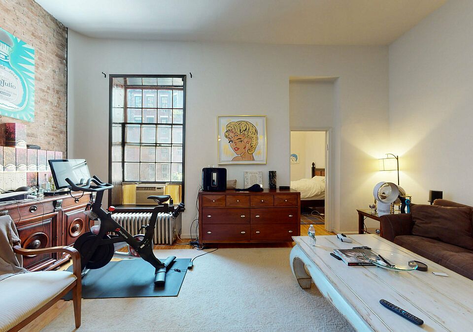 1st image of 54 W 85th St APT 1B
