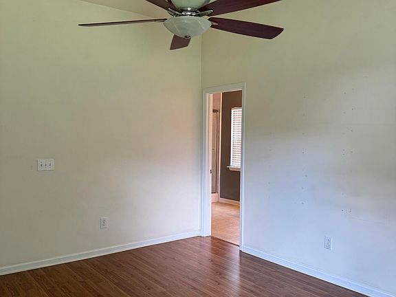 5th image of 3382 Middlesboro Ave