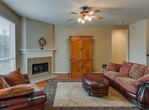 5th image of 2209 Forest Oak Ct