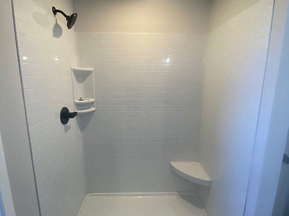 5th image of 2491 Greenside Dr