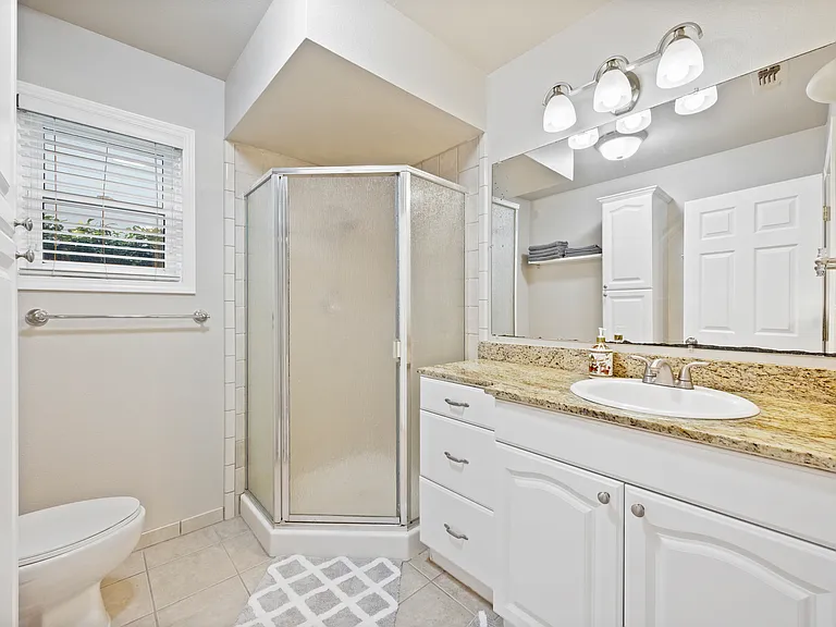 2615 Q St #2 — Photo 5