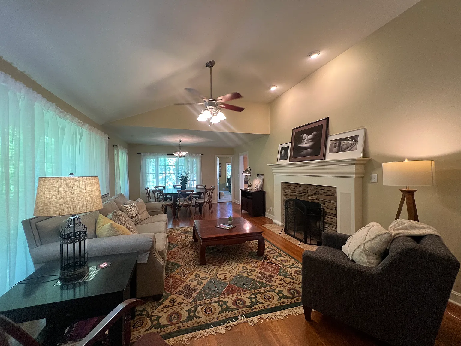 4 bed, 2850 sqft, $3,000 — Photo 3