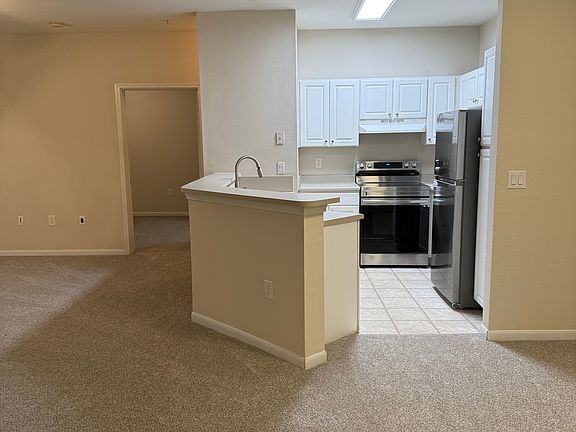 3rd image of 60 Fenwick Hall Aly #266