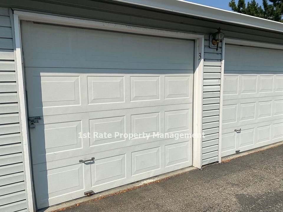 2nd image of 4876 Blodgett Lane Garage #6
