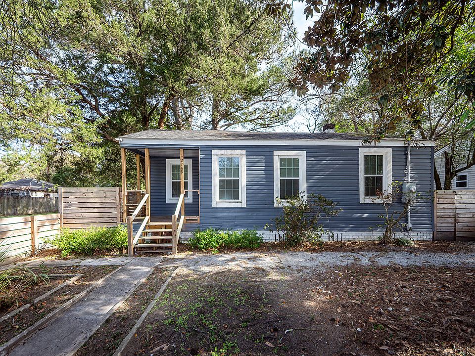 1st image of 2745 W Surrey Dr