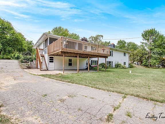 5th image of 3360 Grand River Dr NE